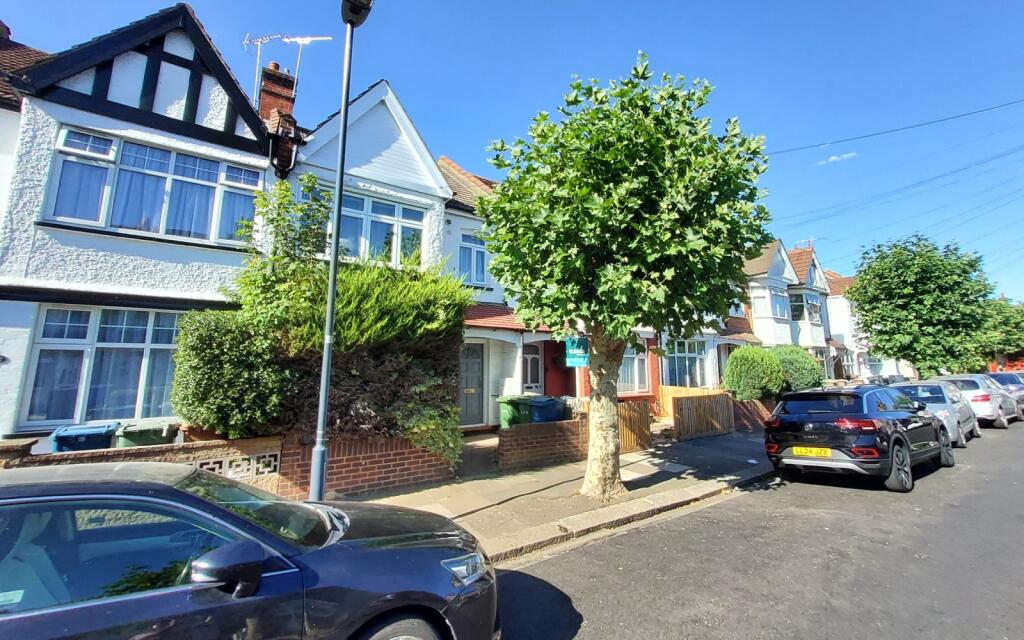 1 bed Annexe for rent in Harrow. From Ellis & Co - Stanmore