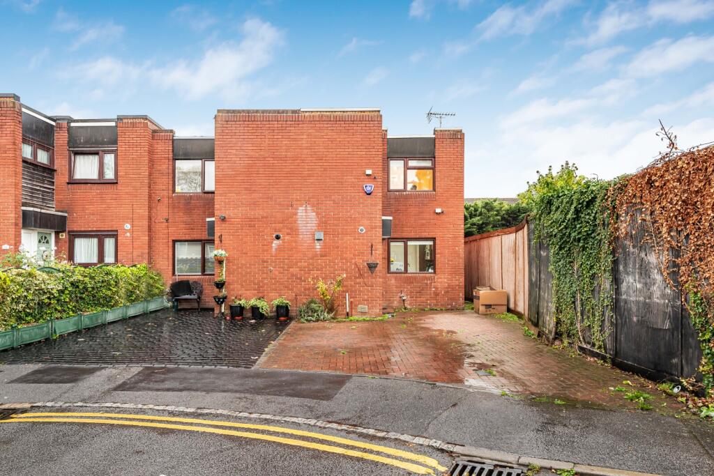 2 bed End of Terrace for rent in Stanmore. From Ellis & Co - Stanmore 2 bed End of Terrace for rent in Stanmore. From Ellis & Co - Stanmore