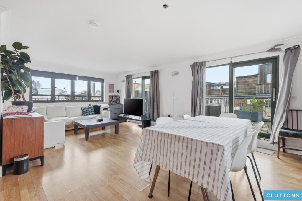 3 bed Penthouse for rent in Bermondsey. From Cluttons - Tower Bridge - Lettings