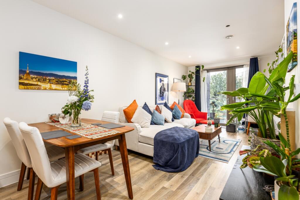 1 bed Apartment for rent in Bermondsey. From Cluttons - Tower Bridge - Lettings 1 bed Apartment for rent in Bermondsey. From Cluttons - Tower Bridge - Lettings