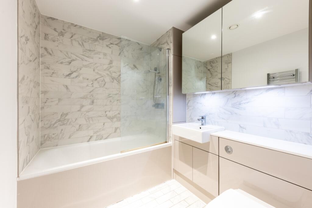 2 bed Apartment for rent in London. From Cluttons - Tower Bridge - Lettings