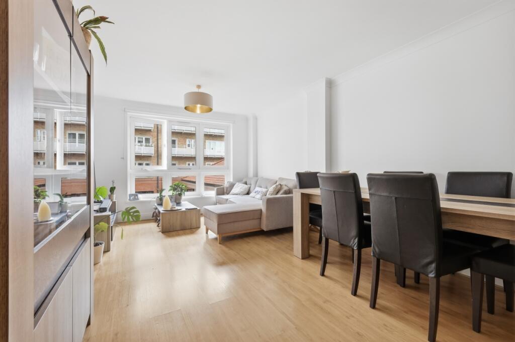 2 bed Apartment for rent in Poplar. From Cluttons - Tower Bridge - Lettings 2 bed Apartment for rent in Poplar. From Cluttons - Tower Bridge - Lettings