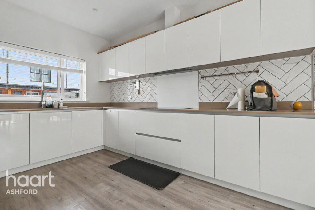 4 bed Detached for rent in Ashford. From haart - Ashford