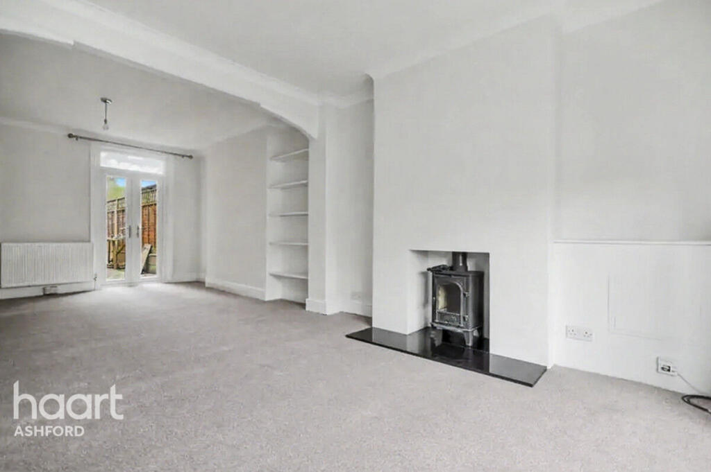 3 bed Mid Terraced House for rent in Ashford. From haart - Ashford