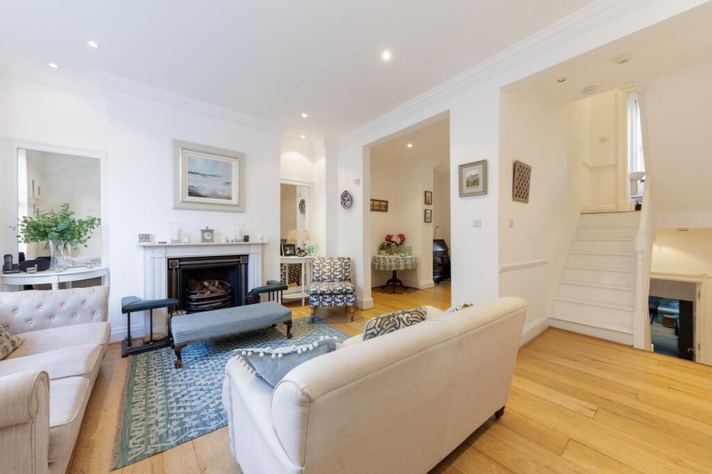 4 bed Town House for rent in London. From Cluttons - Chelsea - Lettings