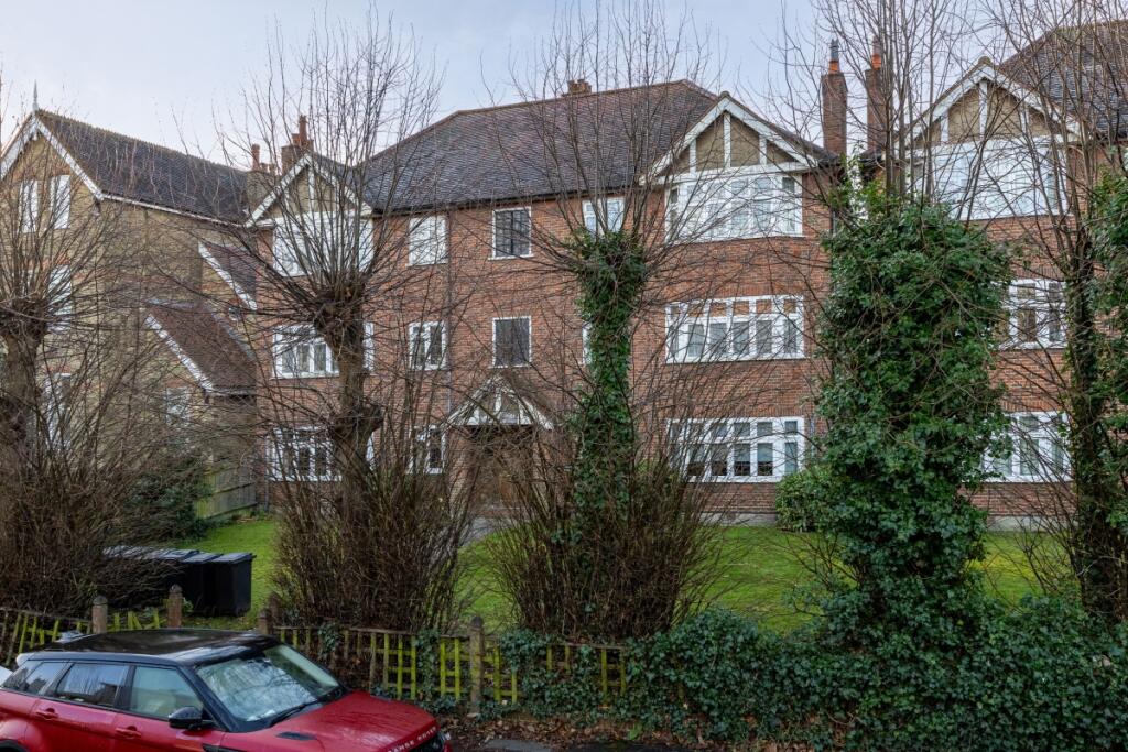 2 bed Apartment for rent in Wimbledon. From Cluttons - Chelsea - Lettings