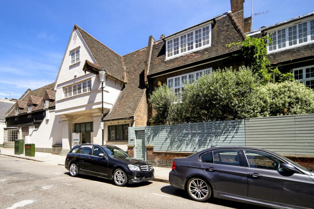 2 bed 1st Floor Flat for rent in Chelsea. From Cluttons - Chelsea - Lettings