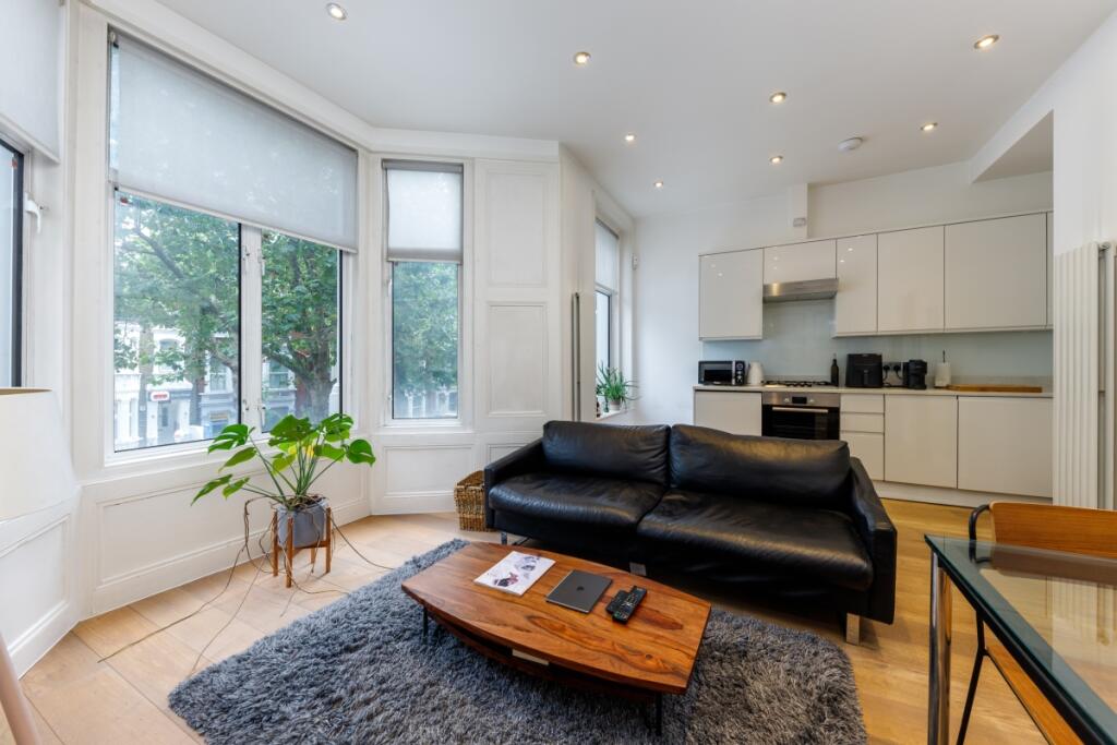 1 bed 1st Floor Flat for rent in Hammersmith. From Cluttons - Chelsea - Lettings