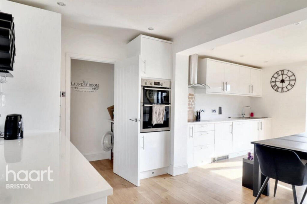 3 bed Mid Terraced House for rent in Two Mile Hill. From haart - Bristol 3 bed Mid Terraced House for rent in Two Mile Hill. From haart - Bristol