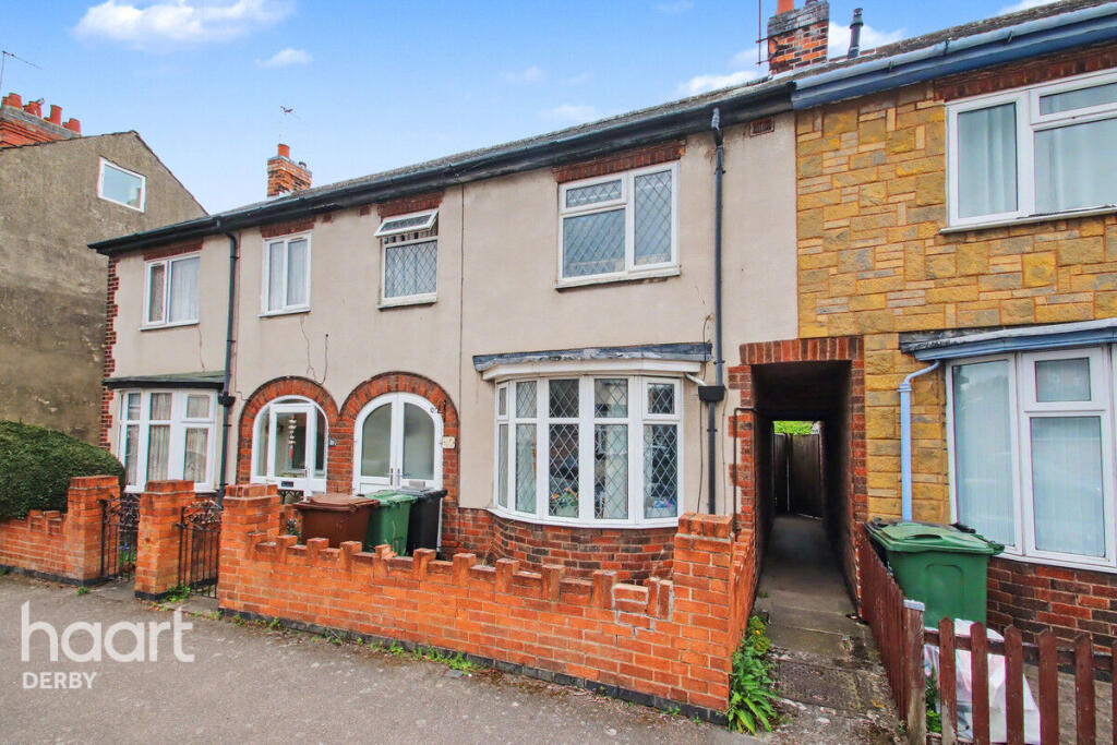 3 bed Mid Terraced House for rent in Loughborough. From haart - Derby