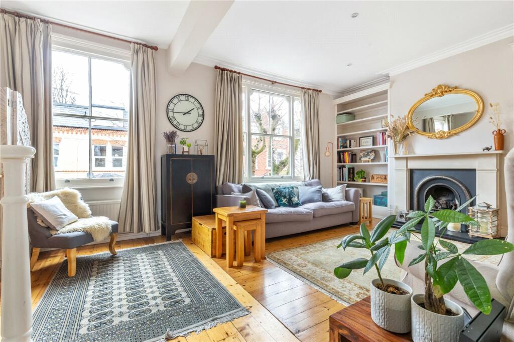 3 bed Apartment for rent in London. From Winkworth - Southfields