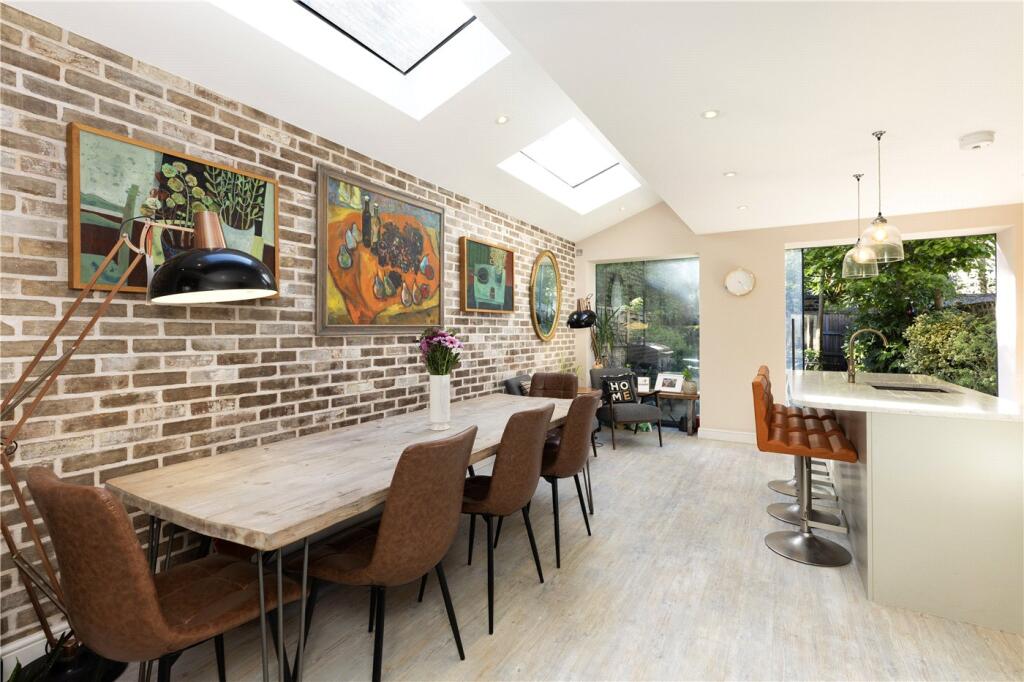 3 bed Mid Terraced House for rent in Putney. From Winkworth - Southfields