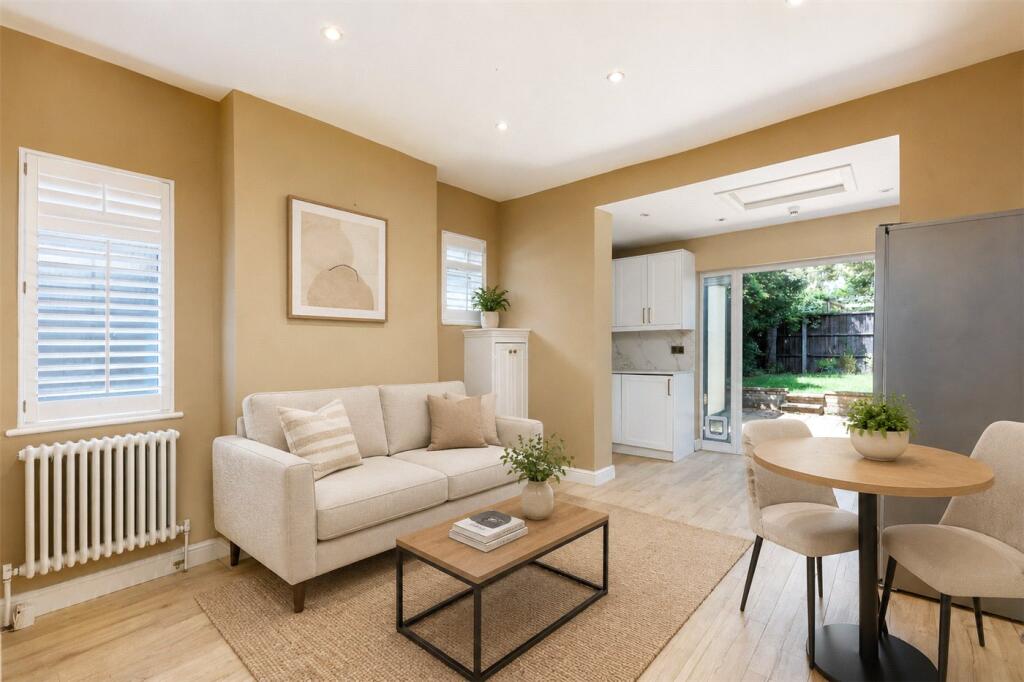 2 bed Apartment for rent in London. From Winkworth - Southfields