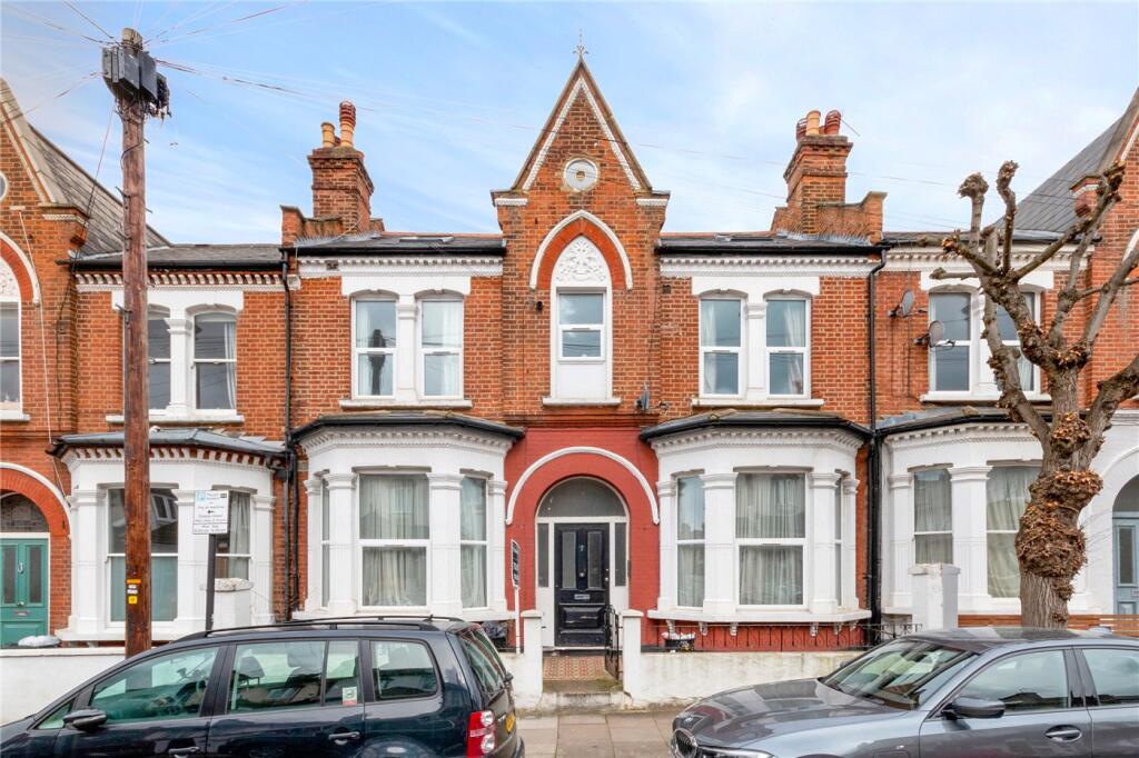 3 bed Apartment for rent in London. From Winkworth - Tooting