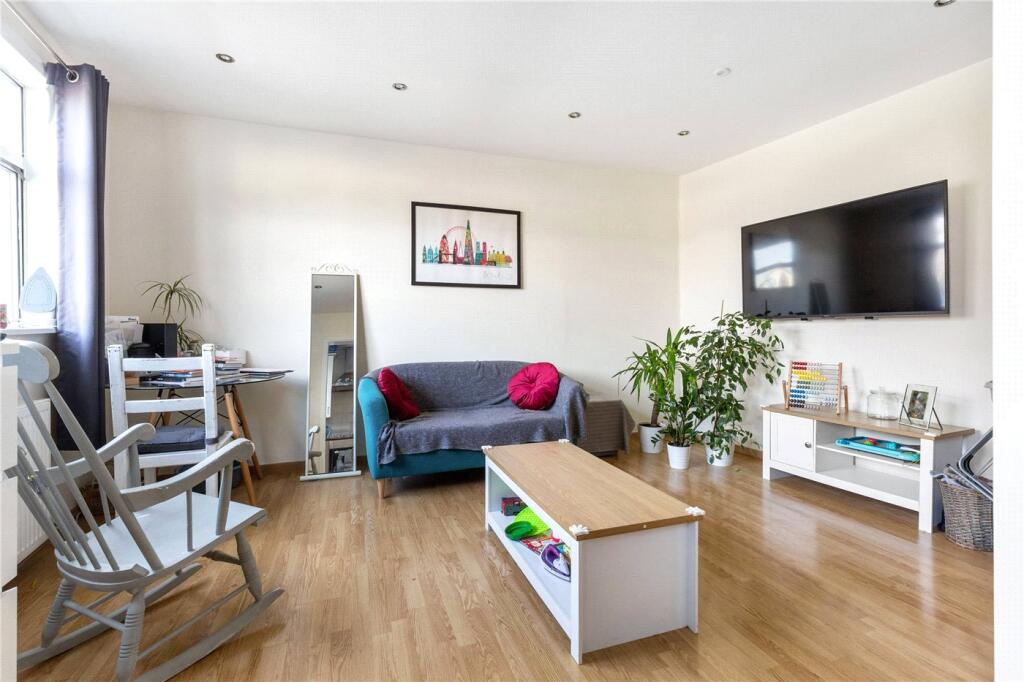 2 bed Apartment for rent in London. From Winkworth - Tooting
