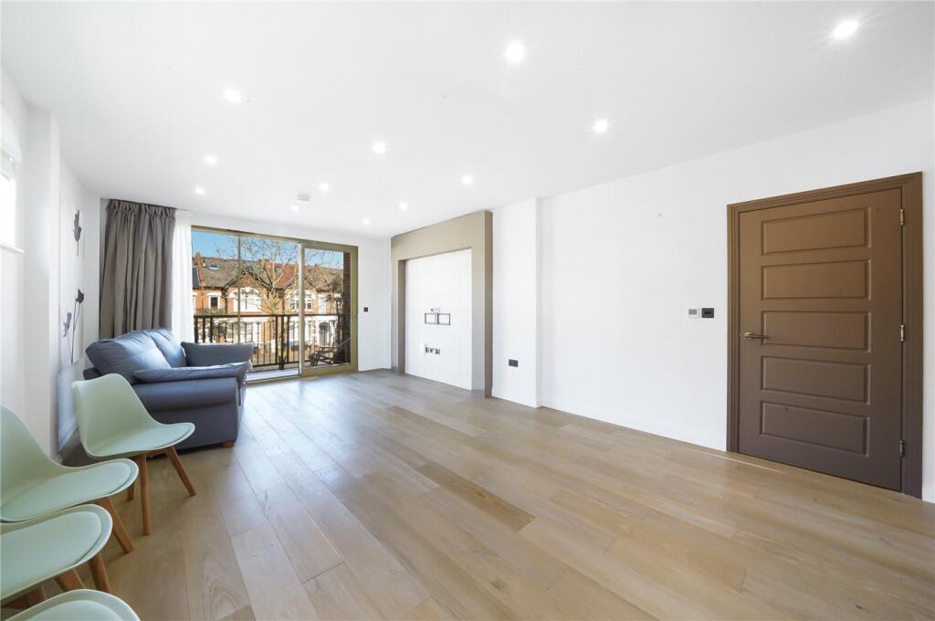 2 bed Apartment for rent in London. From Winkworth - Tooting