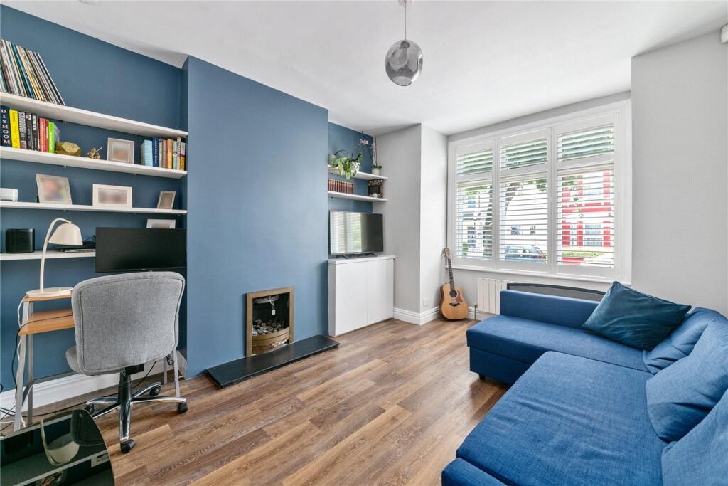 4 bed Mid Terraced House for rent in London. From Winkworth - Tooting