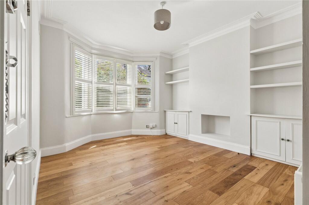 2 bed Apartment for rent in Mitcham. From Winkworth - Tooting 2 bed Apartment for rent in Mitcham. From Winkworth - Tooting