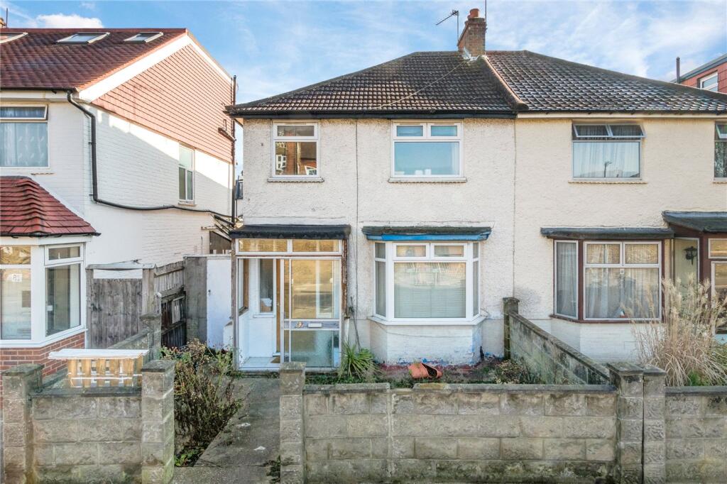 3 bed Semi Detached for rent in London. From Winkworth - Tooting 3 bed Semi Detached for rent in London. From Winkworth - Tooting