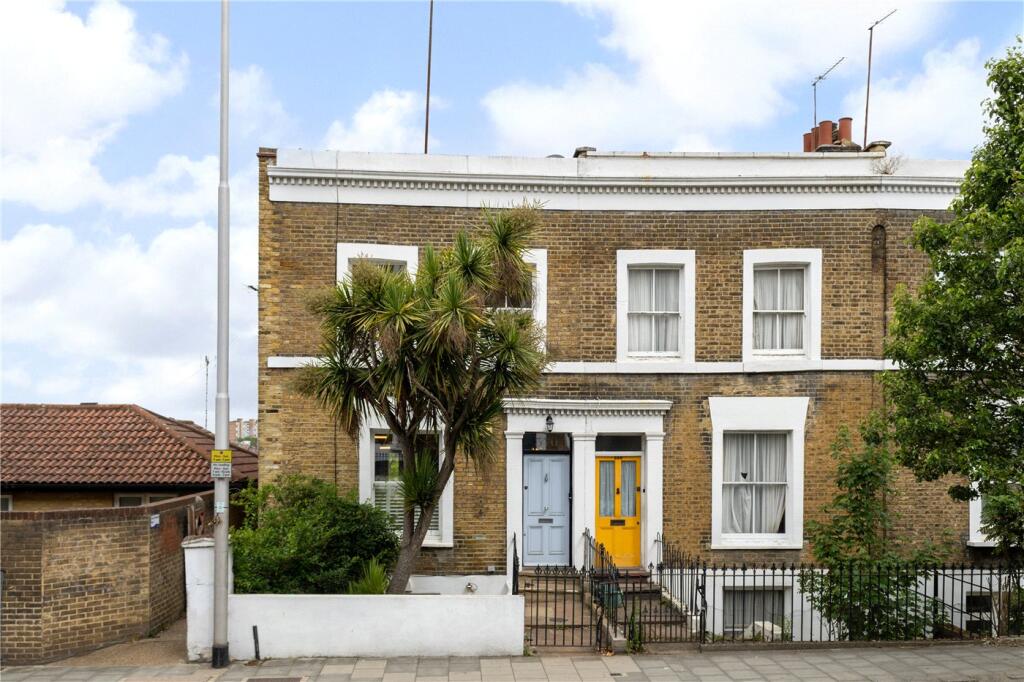 2 bed Apartment for rent in Clapham. From Winkworth - Clapham