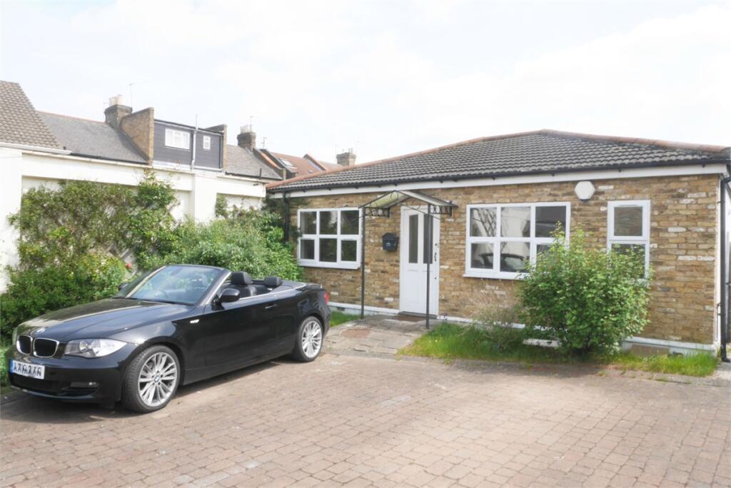3 bed Detached bungalow for rent in London. From Cross & Prior - Colliers Wood