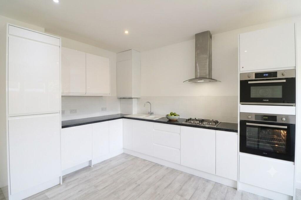 1 bed House Share for rent in Merton. From Cross & Prior - Colliers Wood