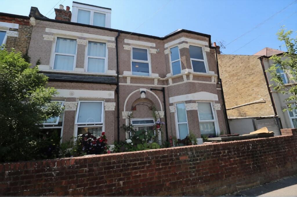 1 bed 1st Floor Flat for rent in London. From Cross & Prior - Colliers Wood 1 bed 1st Floor Flat for rent in London. From Cross & Prior - Colliers Wood
