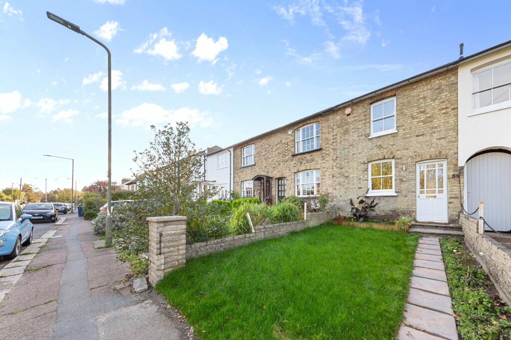 2 bed Mid Terraced House for rent in Barnet. From Winkworth - Barnet