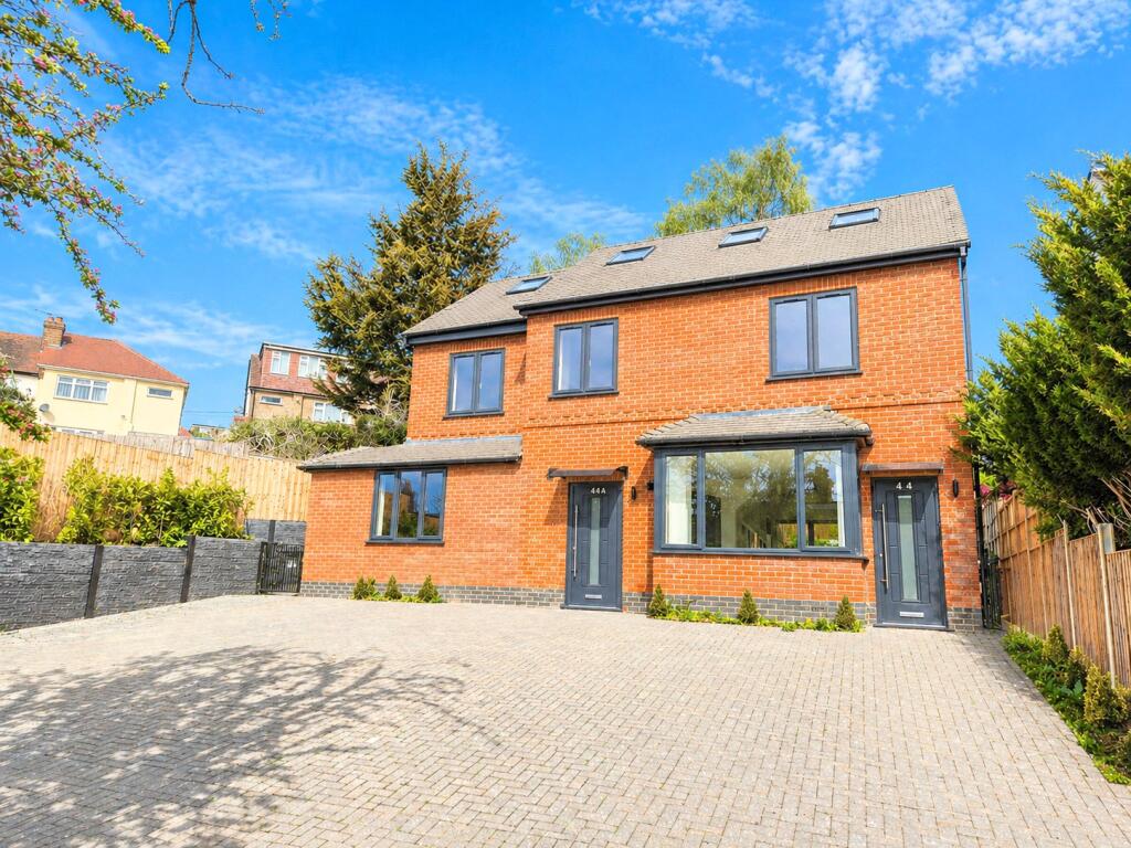 3 bed Semi Detached for rent in Barnet. From Winkworth - Barnet