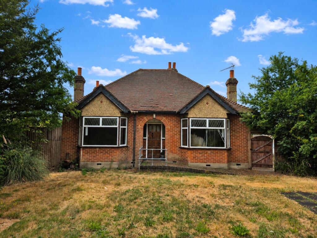 3 bed Bungalow for rent in Barnet. From Winkworth - Barnet