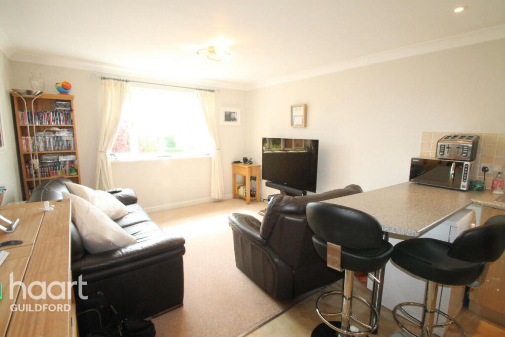 1 bed 1st Floor Flat for rent in Guildford. From haart - Guildford