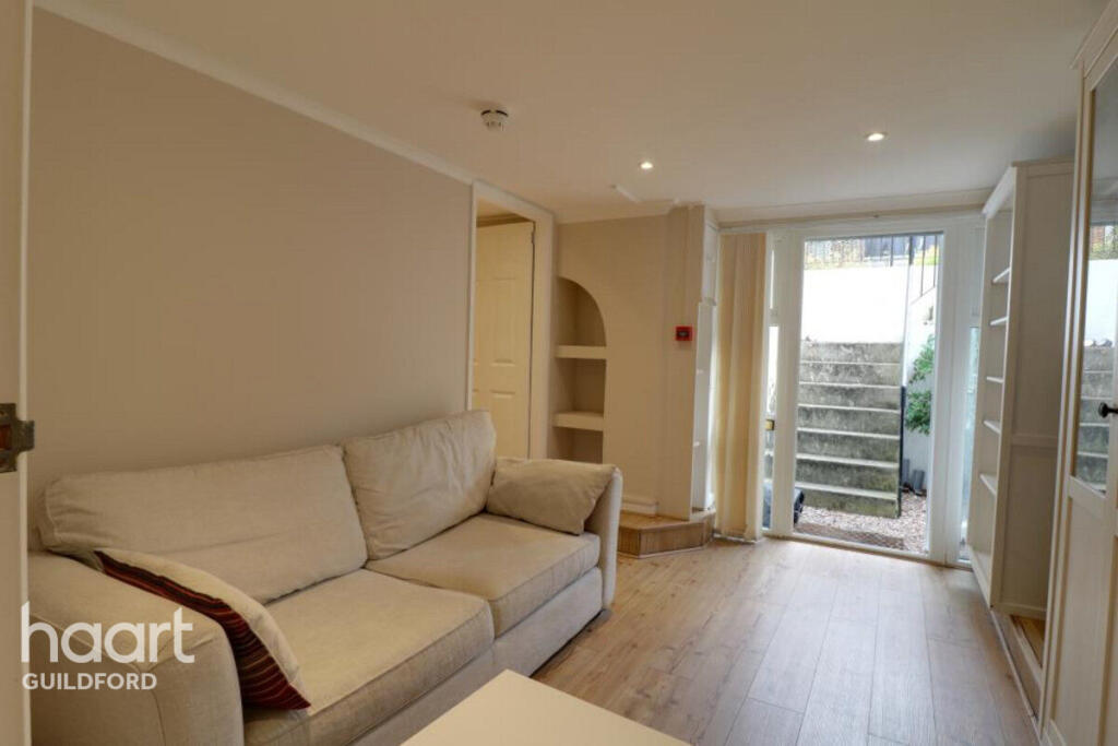 1 bed 1st Floor Flat for rent in Guildford. From haart - Guildford