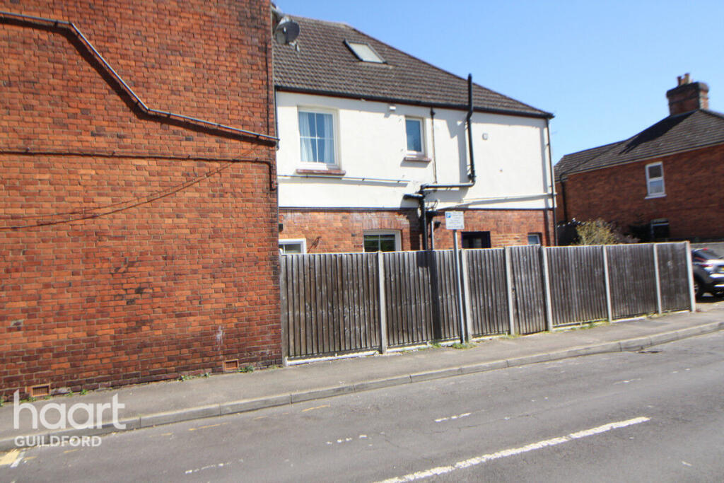 2 bed 1st Floor Flat for rent in Guildford. From haart - Guildford