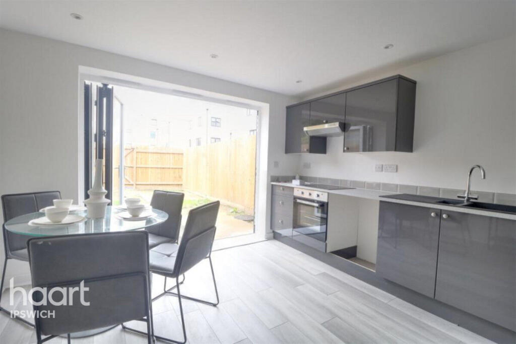 2 bed Mid Terraced House for rent in Ipswich. From haart - Ipswich