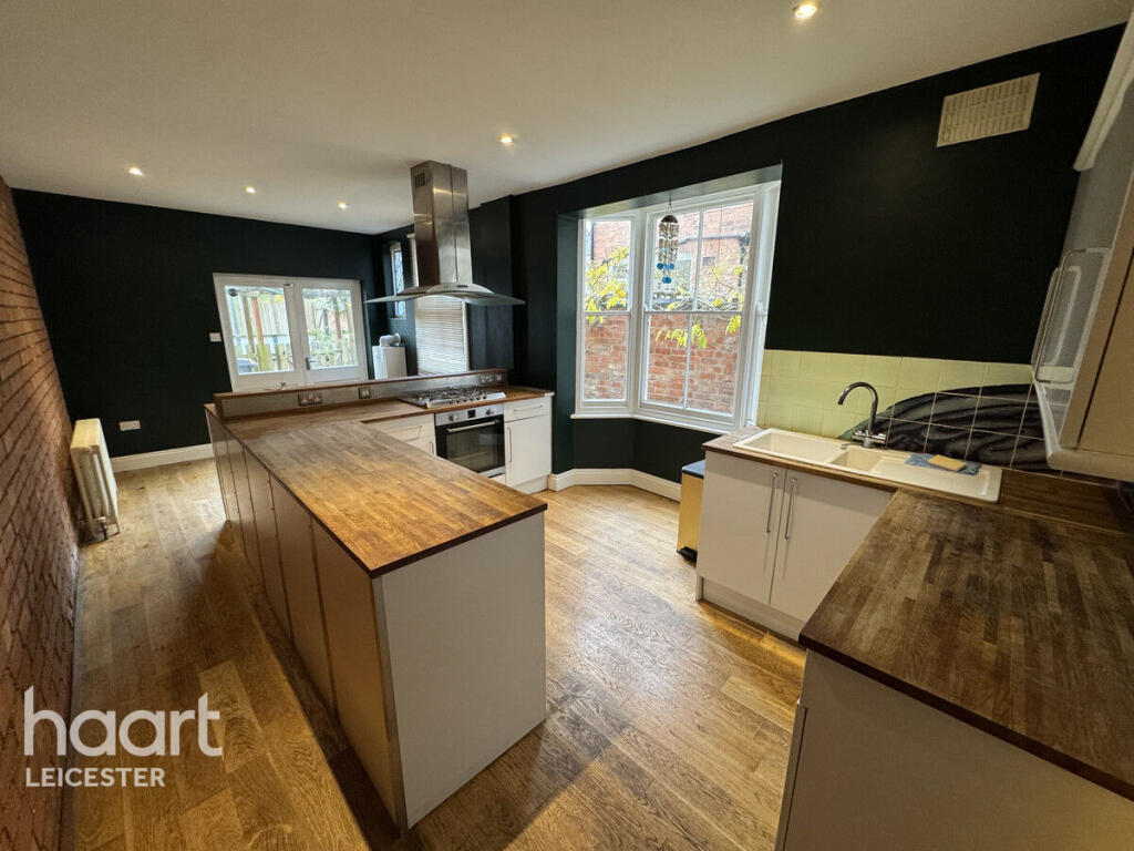 5 bed Mid Terraced House for rent in Leicester. From haart - Leicester