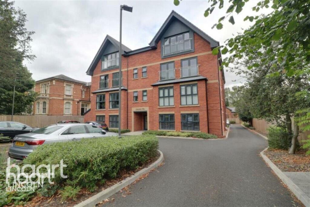 2 bed Penthouse for rent in Lincoln. From haart - Lincoln