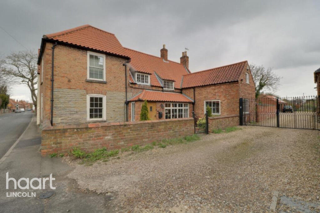 4 bed Chalet type for rent in Besthorpe. From haart - Lincoln