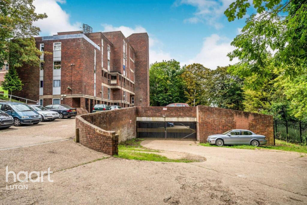 2 bed 1st Floor Flat for rent in Luton. From haart - Luton