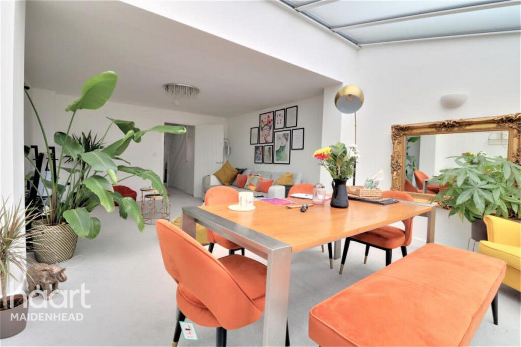4 bed Semi Detached for rent in High Wycombe. From haart - Maidenhead