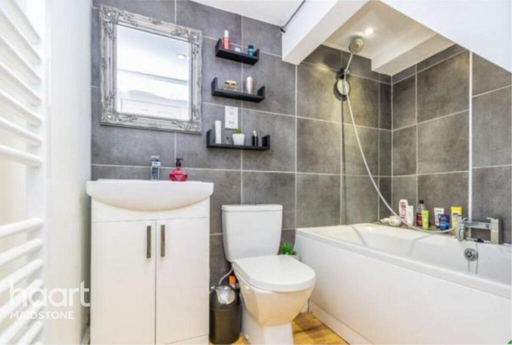 2 bed Mid Terraced House for rent in Maidstone. From haart - Maidstone