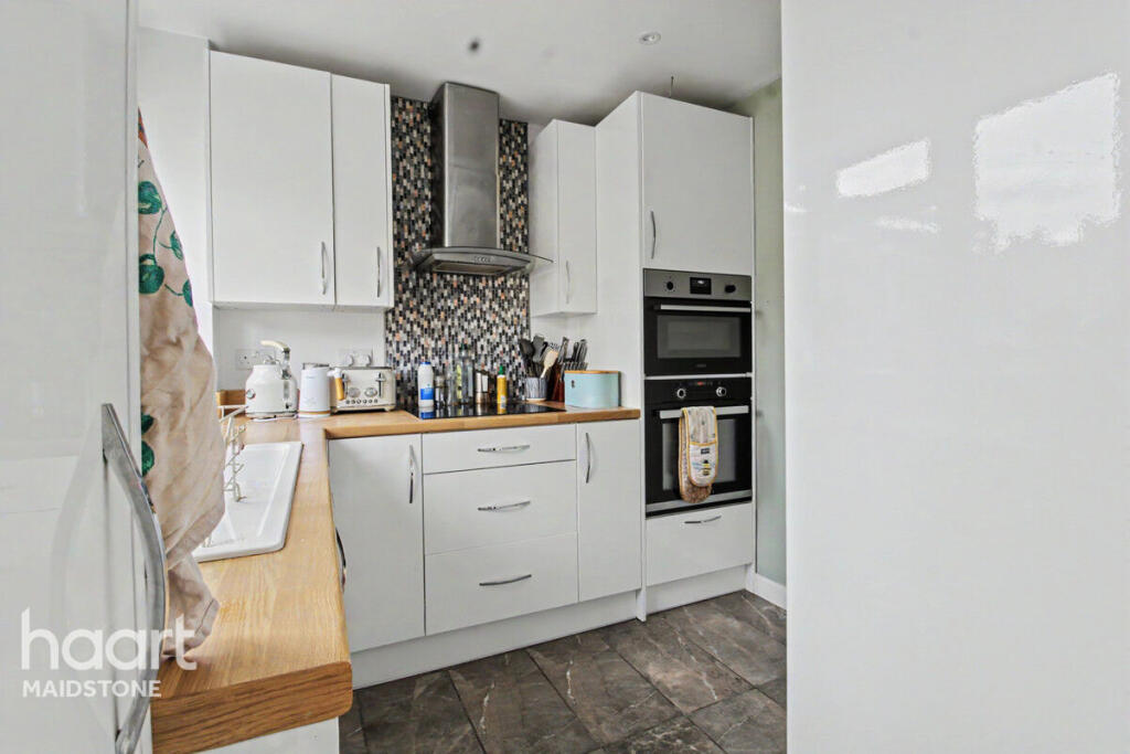 3 bed Mid Terraced House for rent in Maidstone. From haart - Maidstone