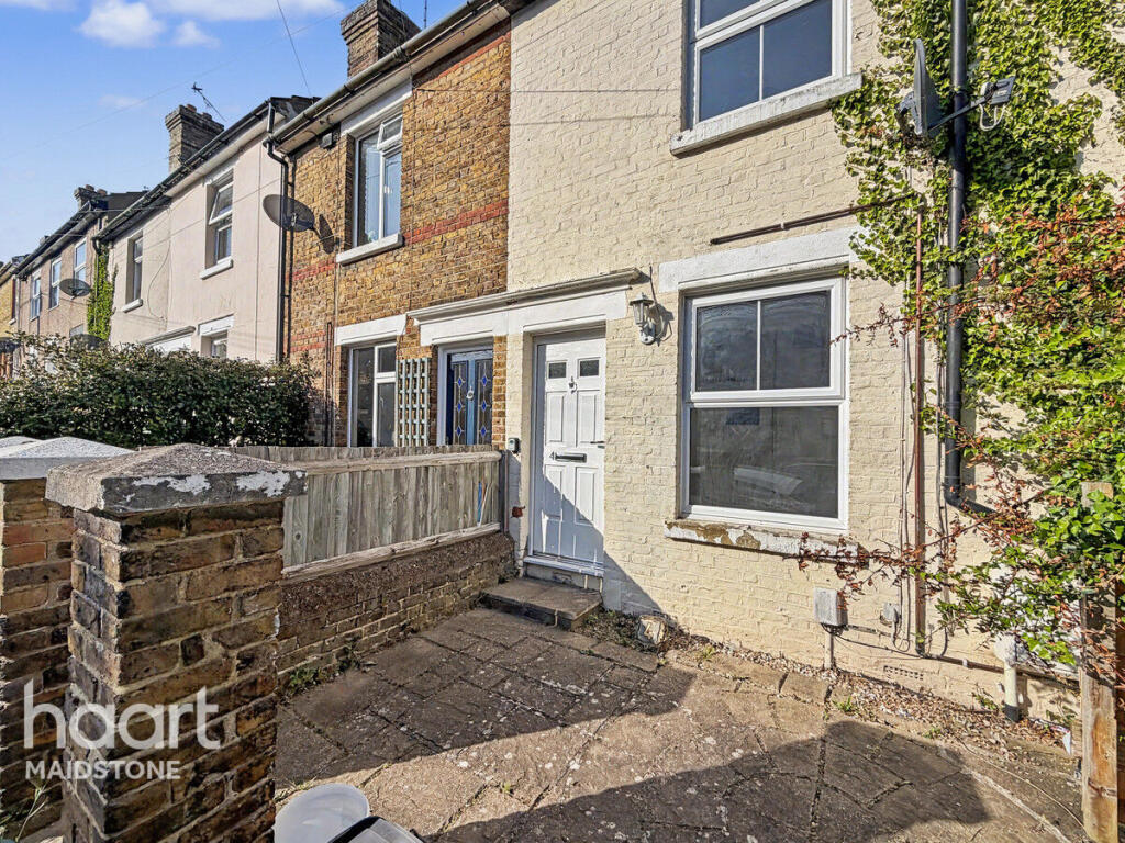 2 bed Mid Terraced House for rent in Maidstone. From haart - Maidstone