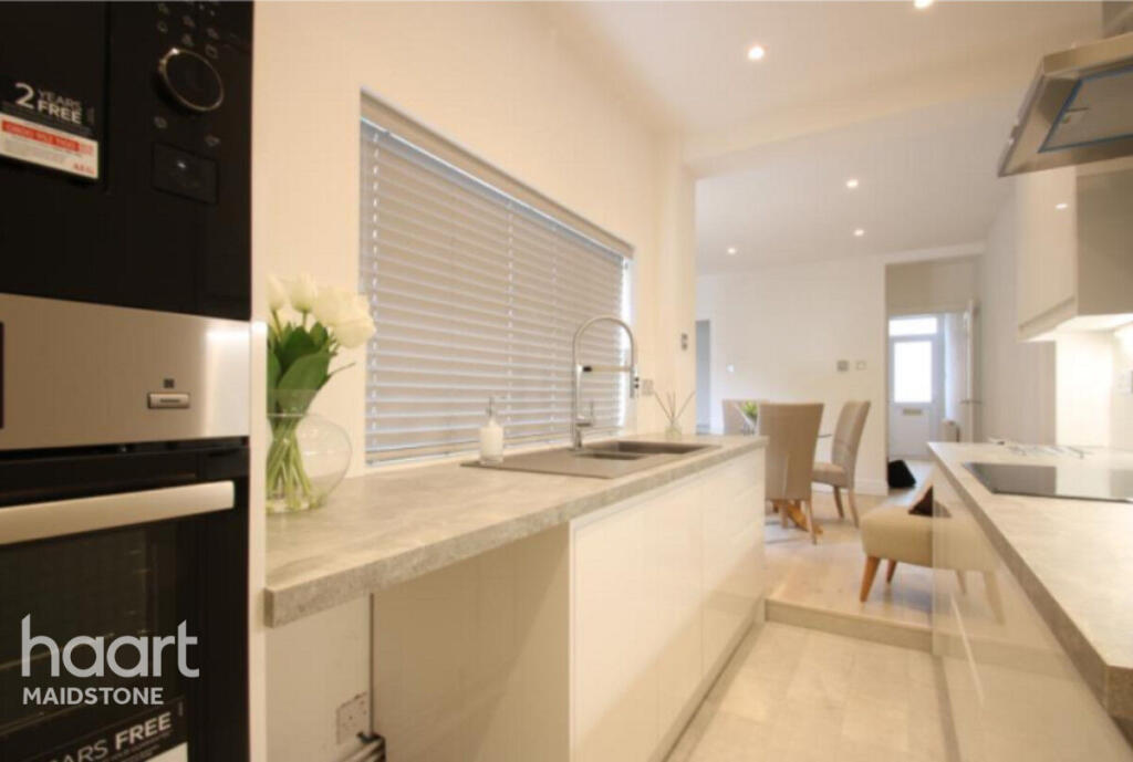 2 bed Mid Terraced House for rent in Dean Street. From haart - Maidstone 2 bed Mid Terraced House for rent in Dean Street. From haart - Maidstone