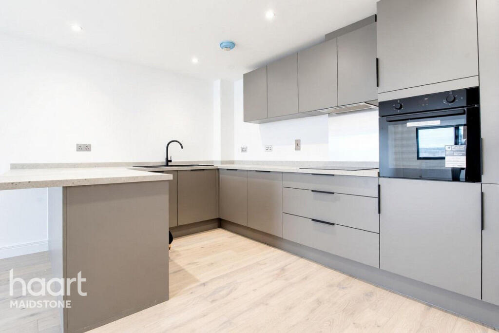 2 bed Apartment for rent in Dean Street. From haart - Maidstone