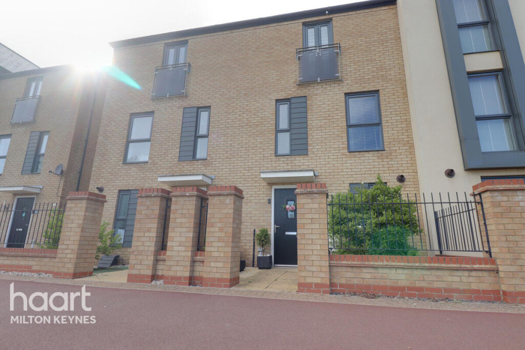 4 bed Mid Terraced House for rent in Calverton. From haart - Milton Keynes 4 bed Mid Terraced House for rent in Calverton. From haart - Milton Keynes
