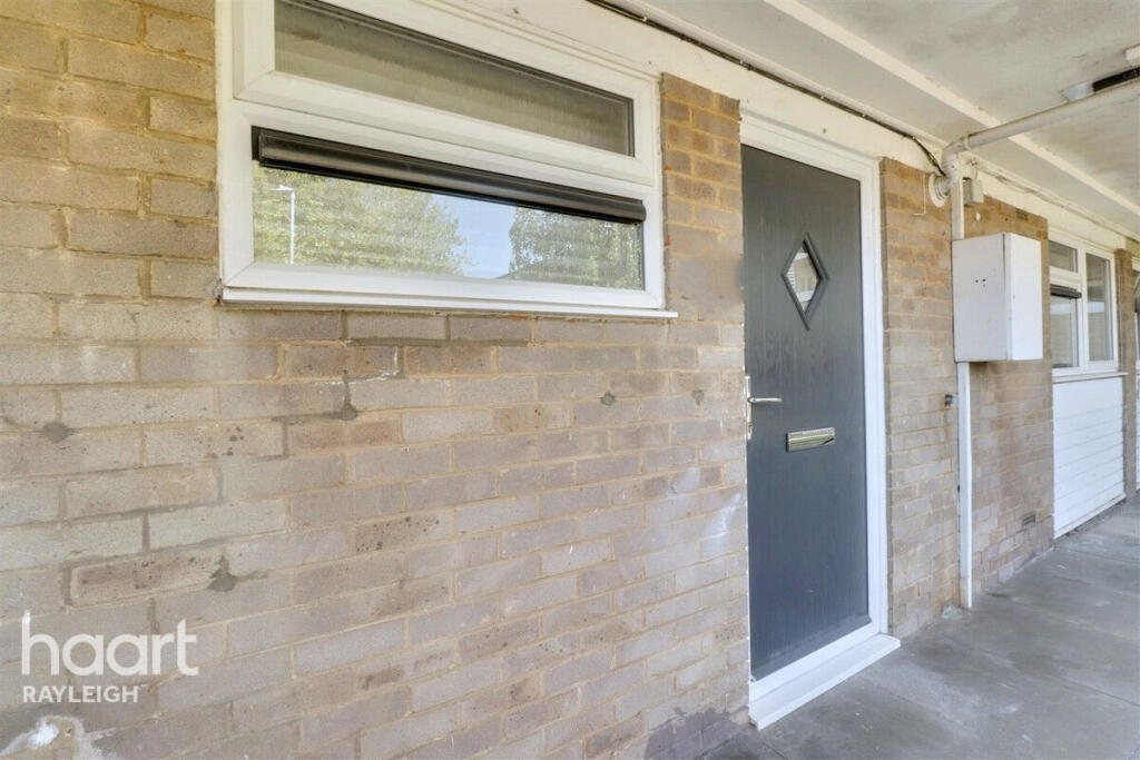 1 bed Apartment for rent in Basildon. From haart - Rayleigh