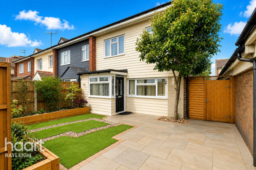 3 bed Mid Terraced House for rent in Bowers Gifford. From haart - Rayleigh