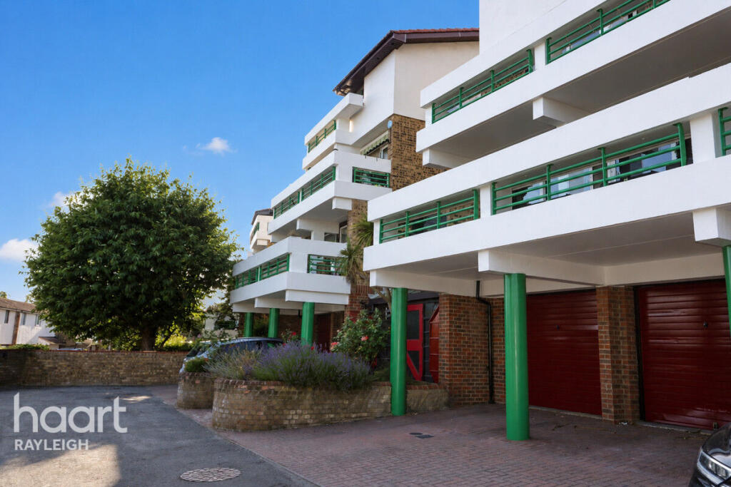 2 bed 1st Floor Flat for rent in Basildon. From haart - Rayleigh