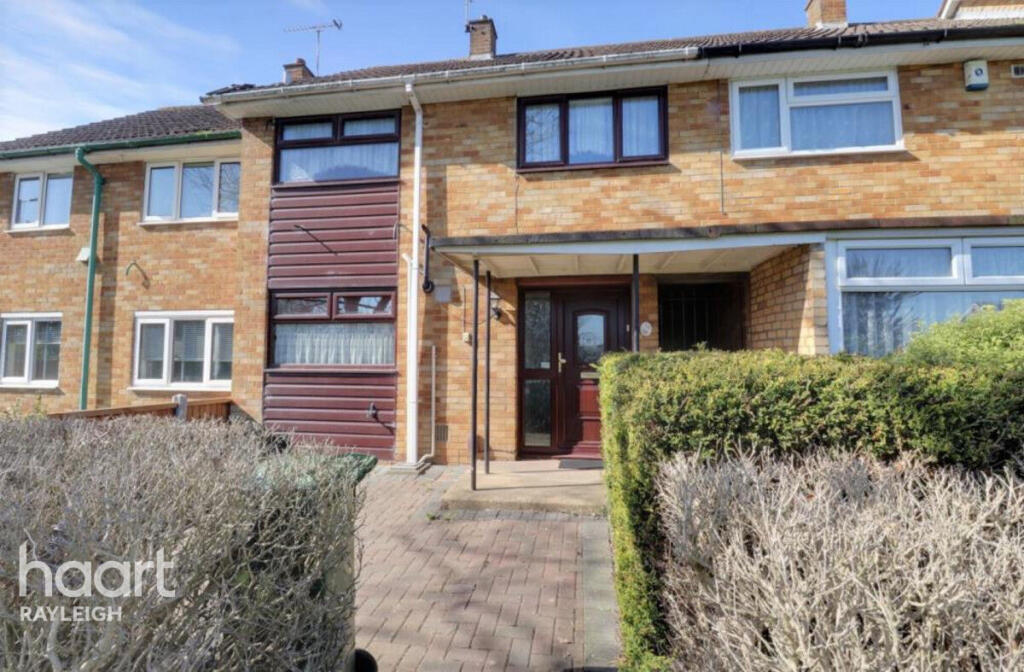 3 bed Mid Terraced House for rent in Basildon. From haart - Rayleigh
