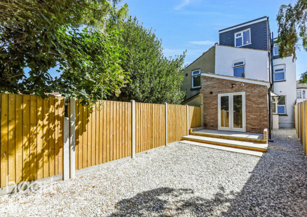 1 bed Mid Terraced House for rent in Southend-on-Sea. From haart - Rayleigh 1 bed Mid Terraced House for rent in Southend-on-Sea. From haart - Rayleigh